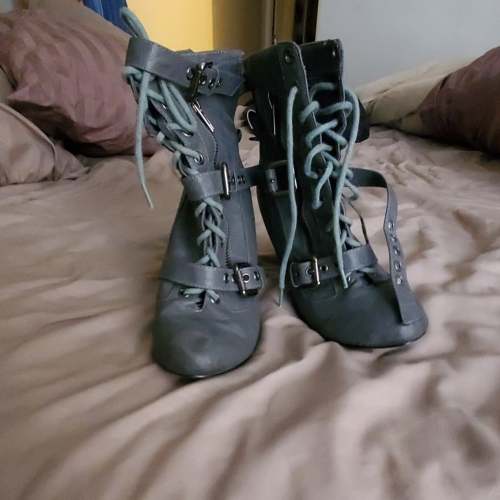 Grey codify boots - Picture 2 of 2